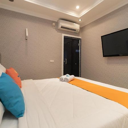 Sans Hotel Beauty Palembang Buitenkant foto