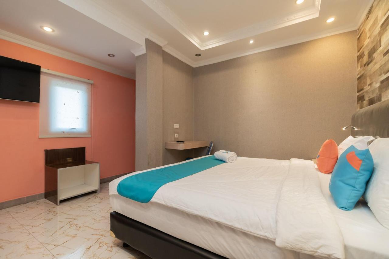 Sans Hotel Beauty Palembang Buitenkant foto