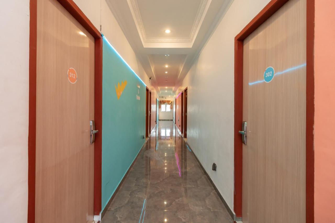 Sans Hotel Beauty Palembang Buitenkant foto